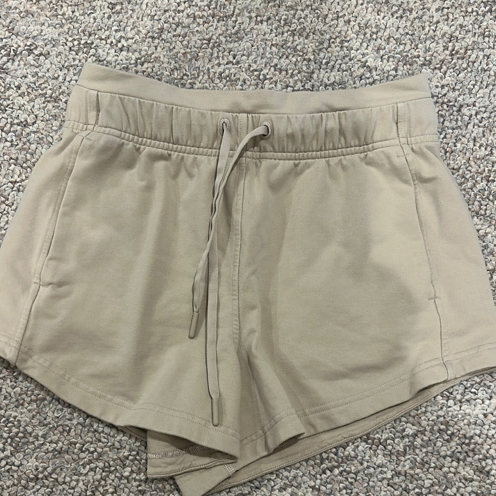LULULEMON NEVER WORN inner glow high rise